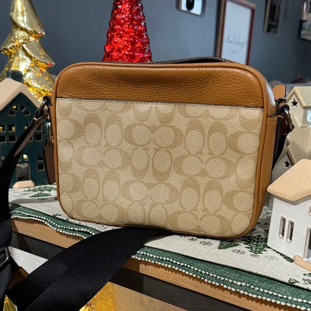 Coach Hudson crossbody in Color block New WO Tags includes pencil case - Picture 3 of 5